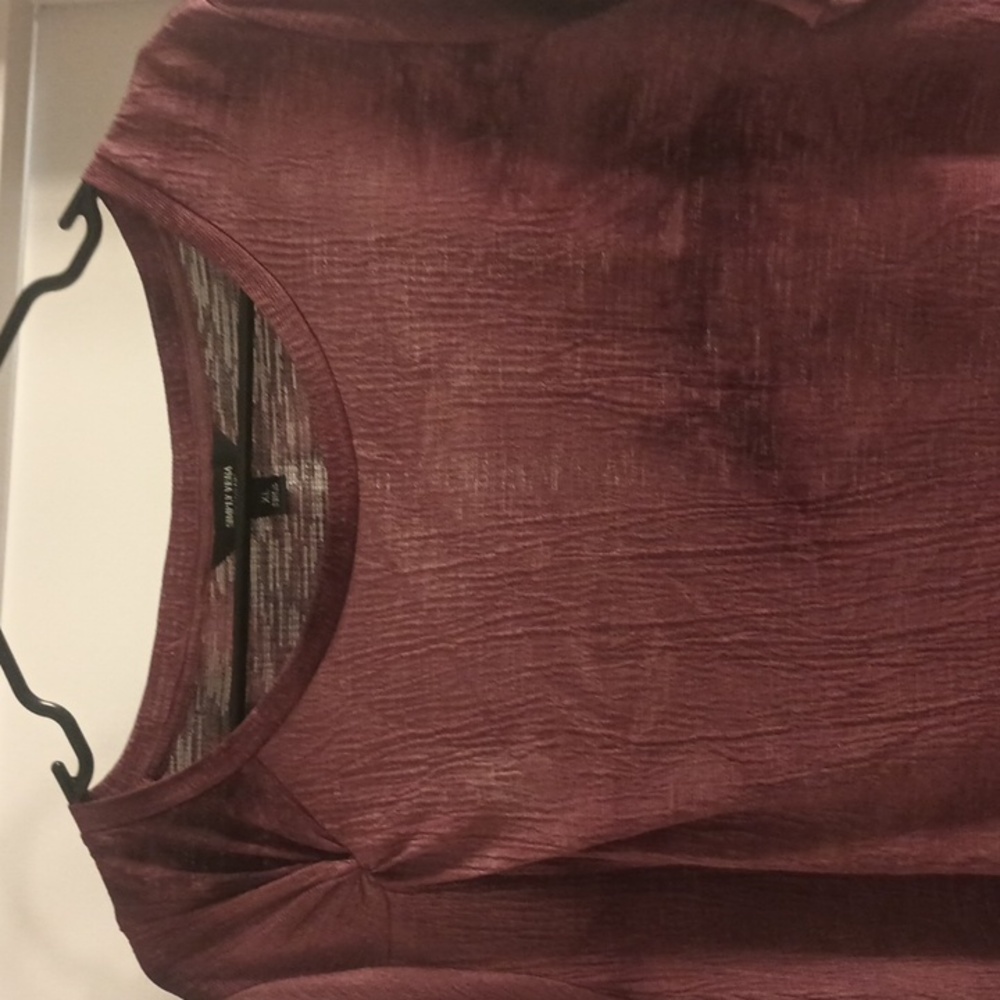 An  XL Tie Dye Simply Vera  Vera Wang Dressy Tee Mauve /Deep Wine Color